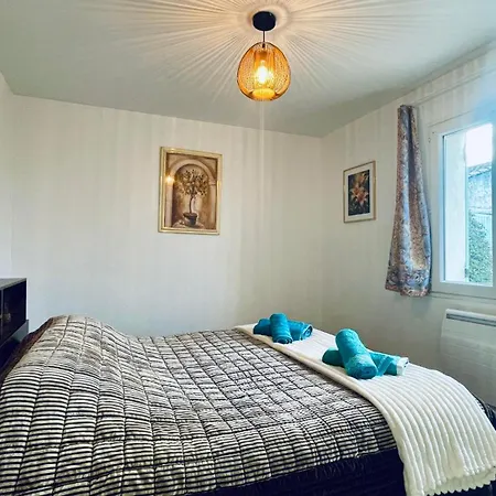 Rendez-vous Au Soleil De Provence - 4 Personnes 80m2 - Coin Jardin - Climatisation *